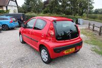 PEUGEOT 107