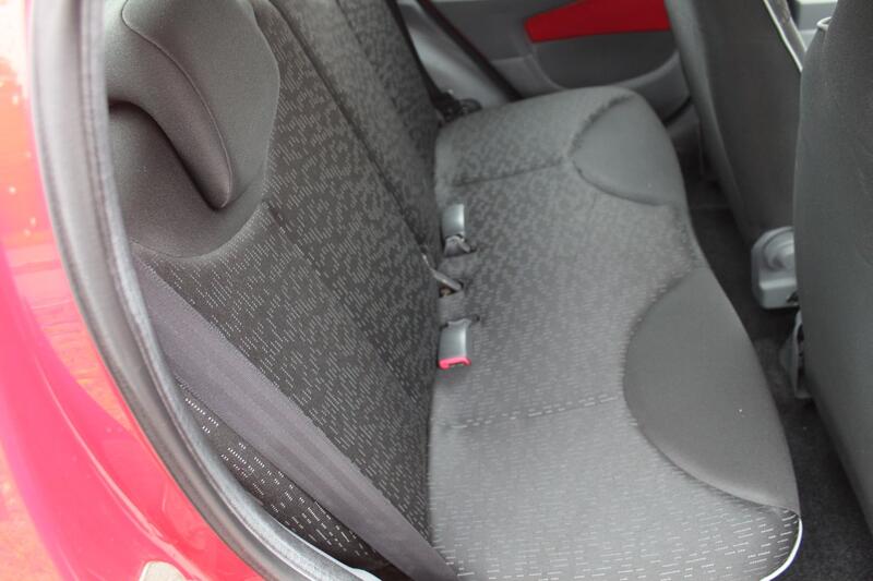 PEUGEOT 107