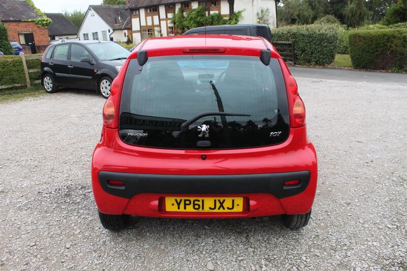 PEUGEOT 107