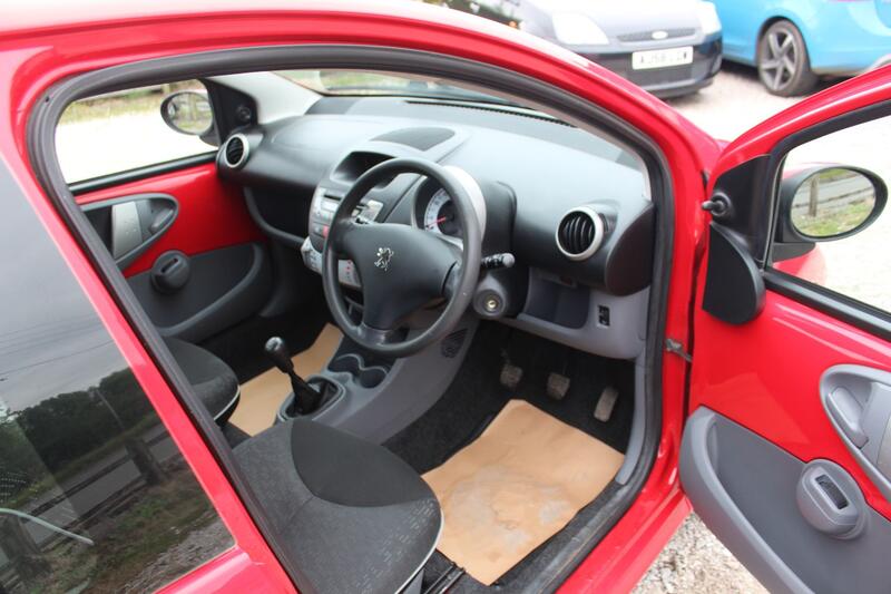 PEUGEOT 107
