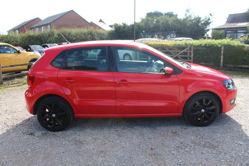 VOLKSWAGEN POLO