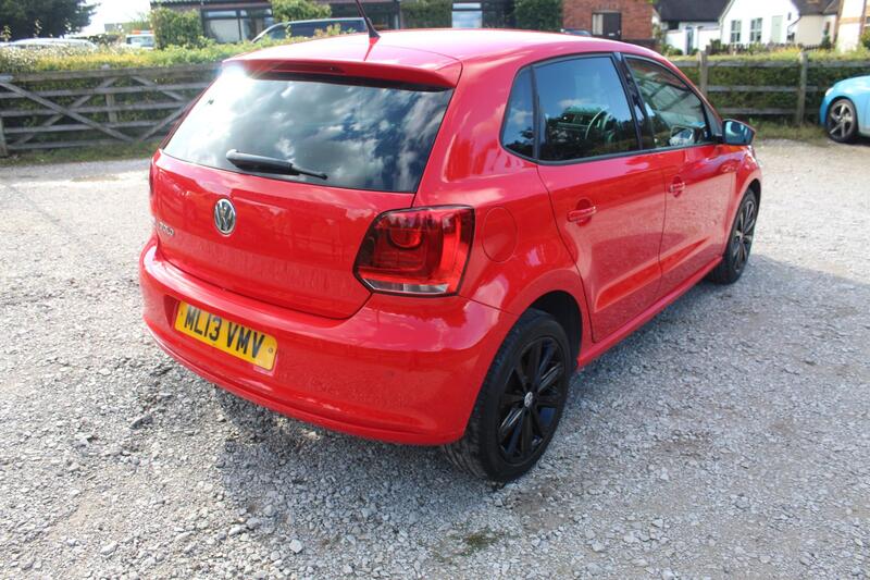VOLKSWAGEN POLO