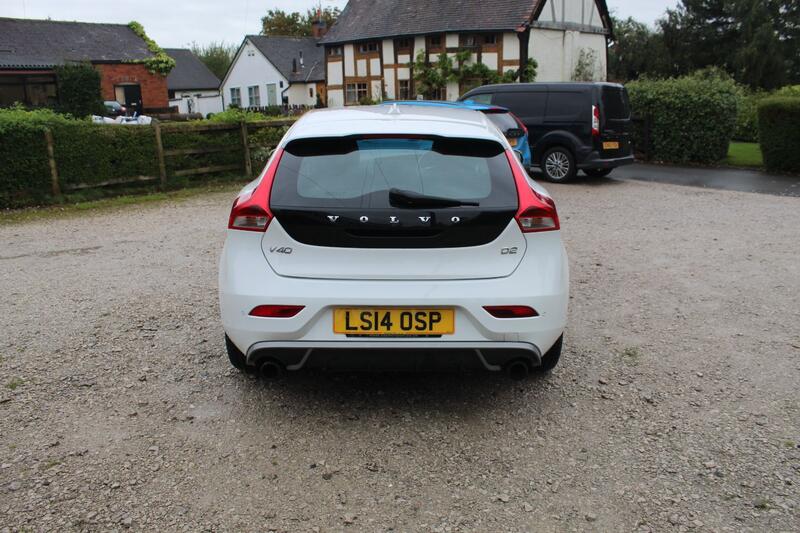 VOLVO V40