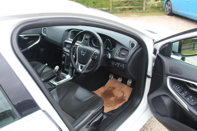 VOLVO V40