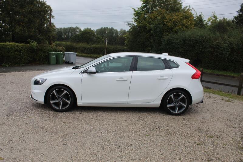 VOLVO V40