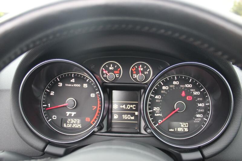 AUDI TT