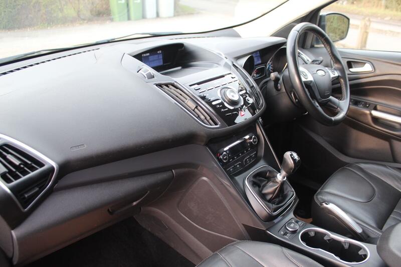 FORD KUGA