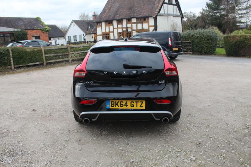 VOLVO V40