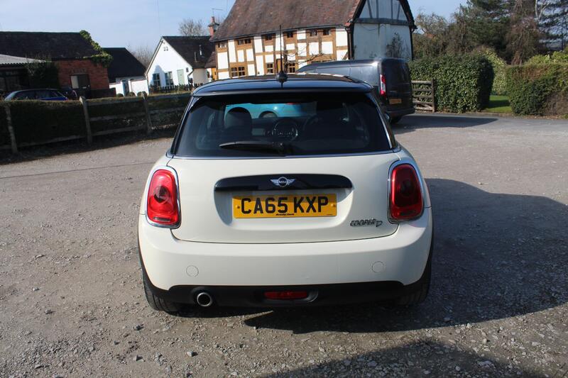 MINI HATCH