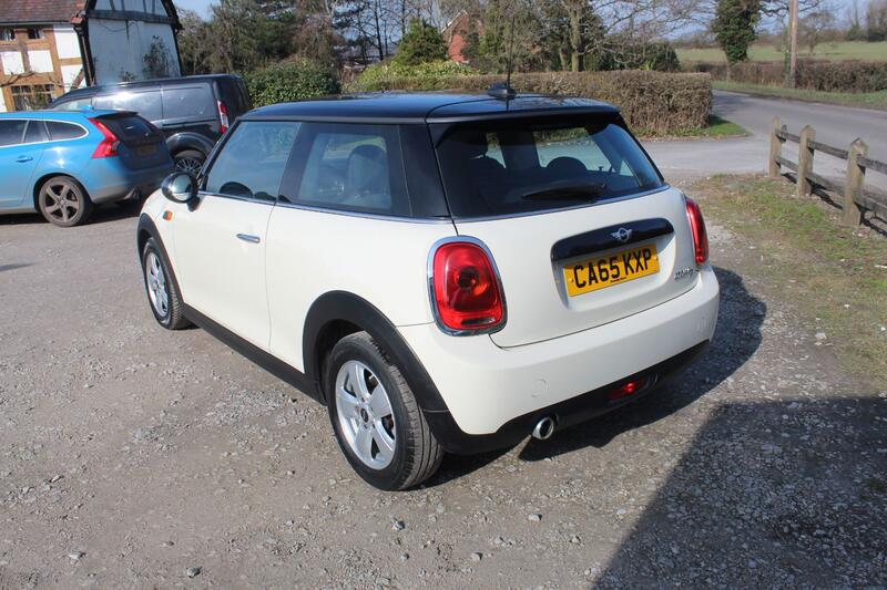 MINI HATCH