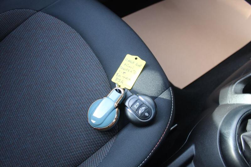 MINI HATCH