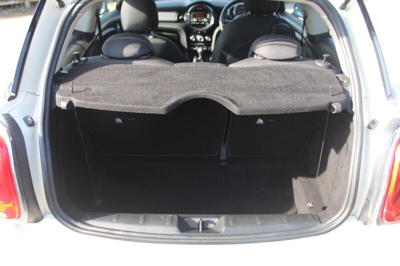 MINI HATCH