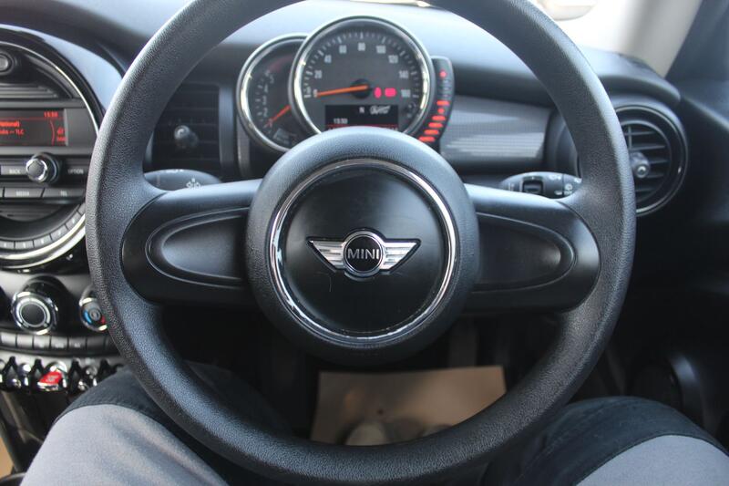 MINI HATCH