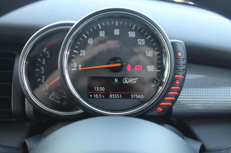 MINI HATCH