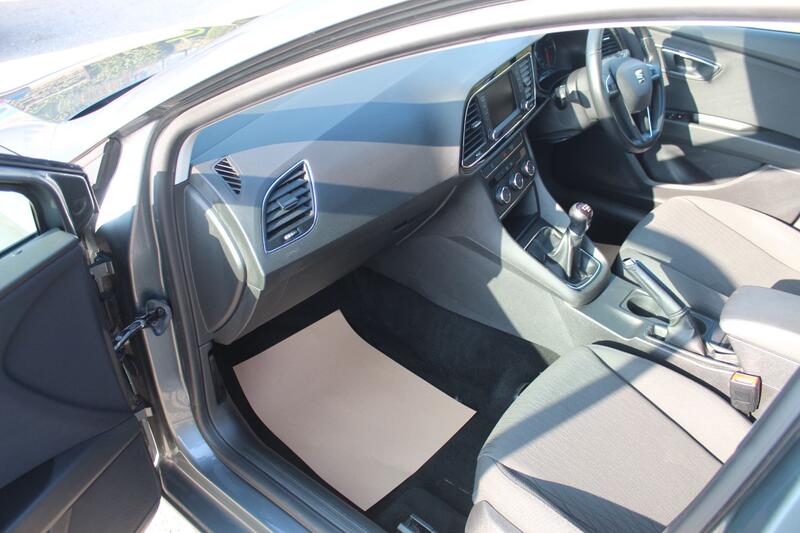 SEAT LEON