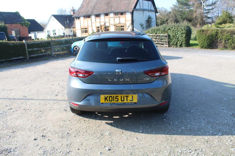 SEAT LEON
