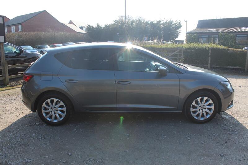 SEAT LEON