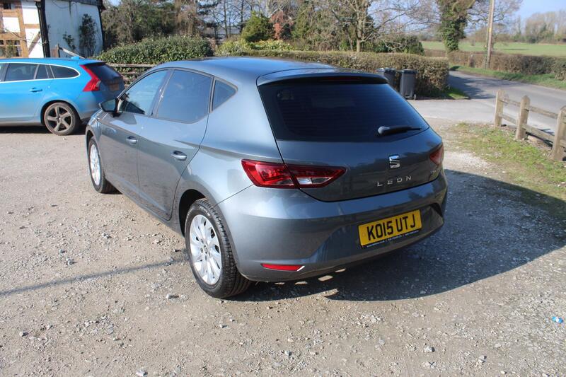 SEAT LEON
