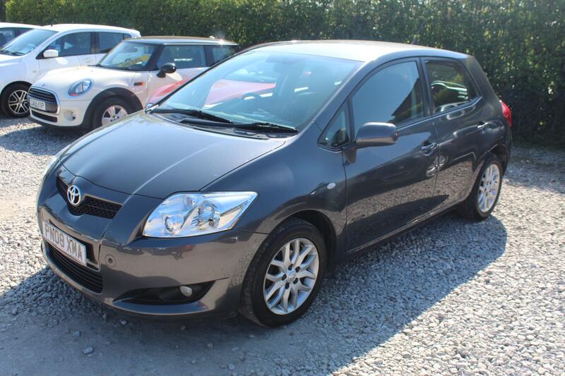 TOYOTA AURIS