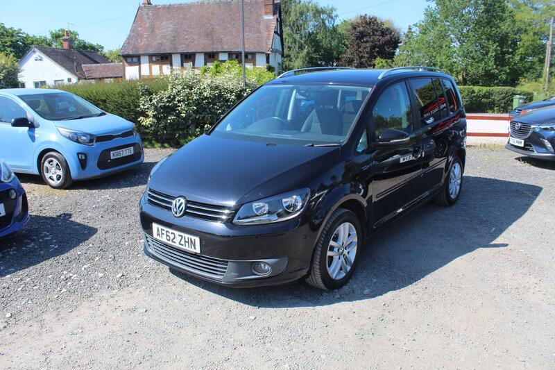 VOLKSWAGEN TOURAN