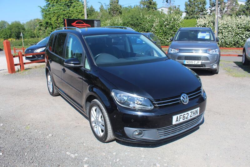 VOLKSWAGEN TOURAN