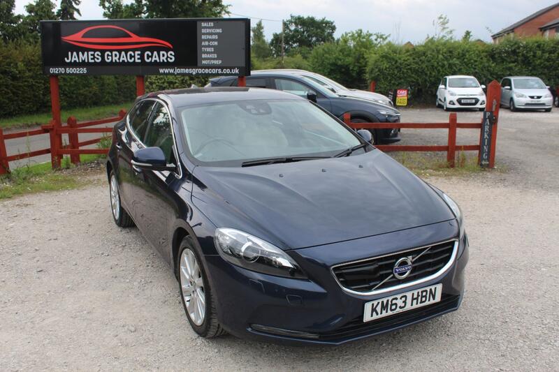 VOLVO V40