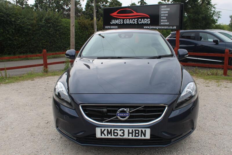 VOLVO V40