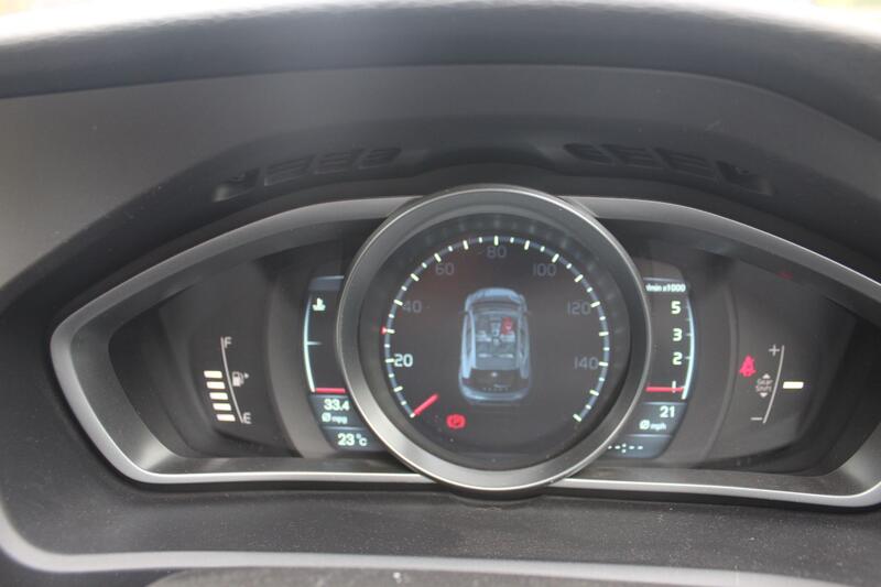 VOLVO V40